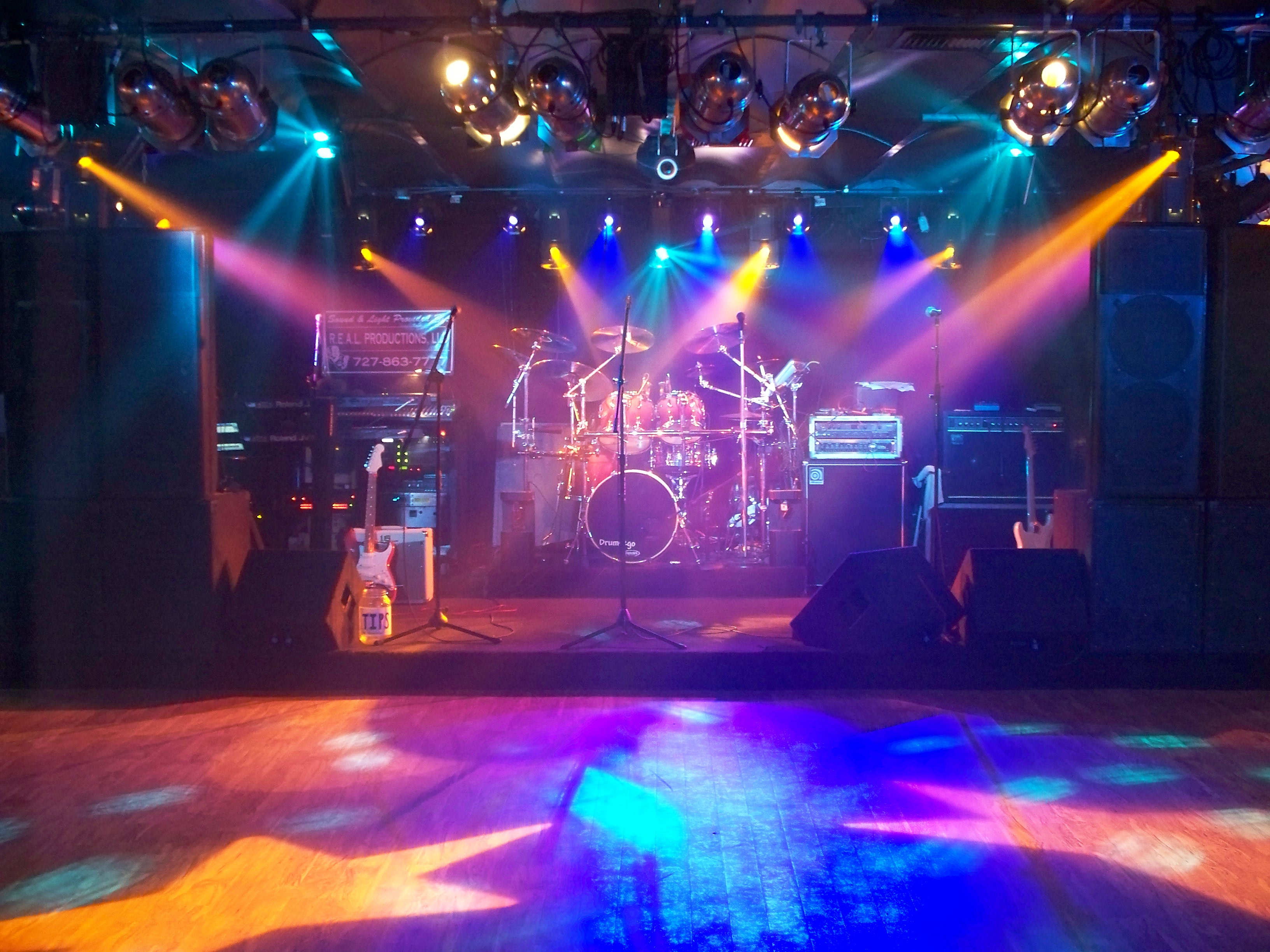 webassets/bandbackdrop.JPG